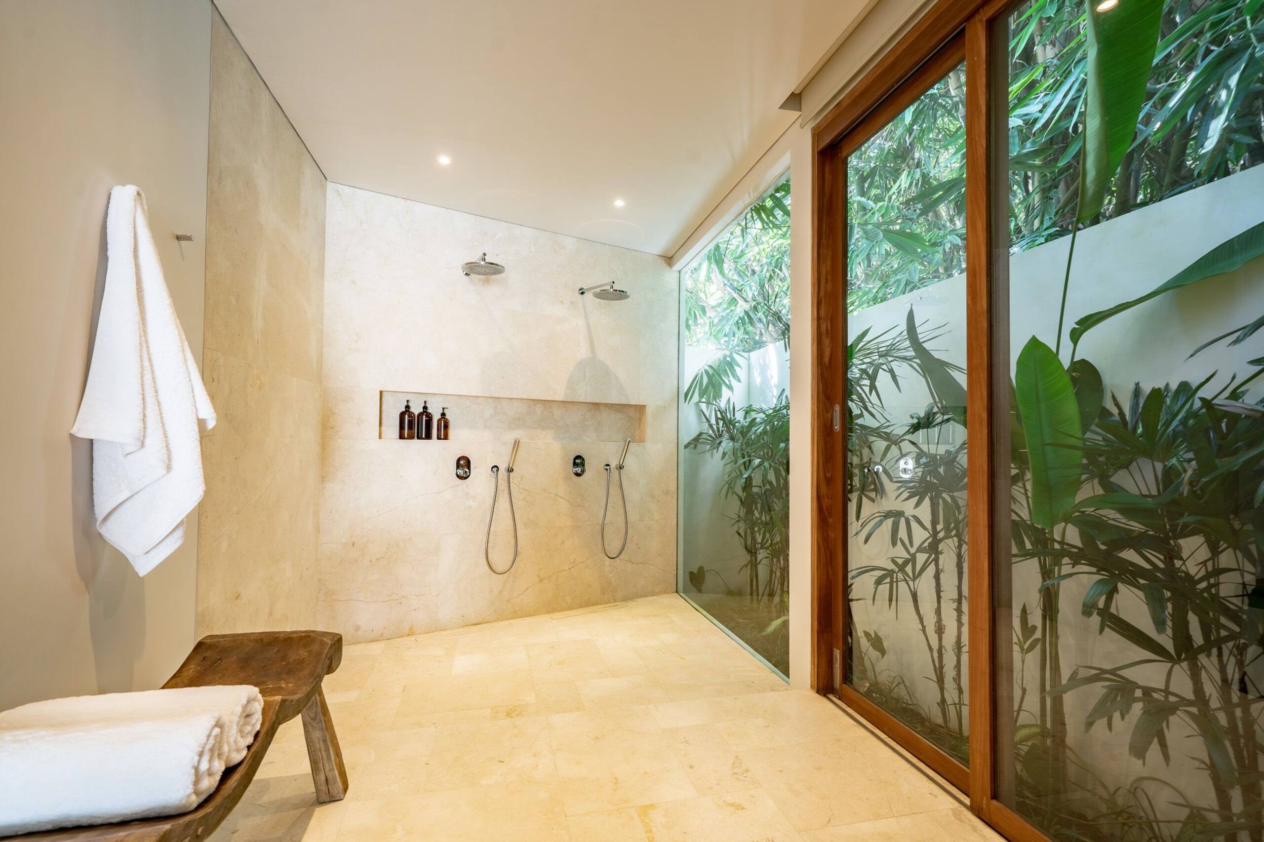 Stylish 1BR Pool Villa – 2 Min Walk to The Beach — photo 5