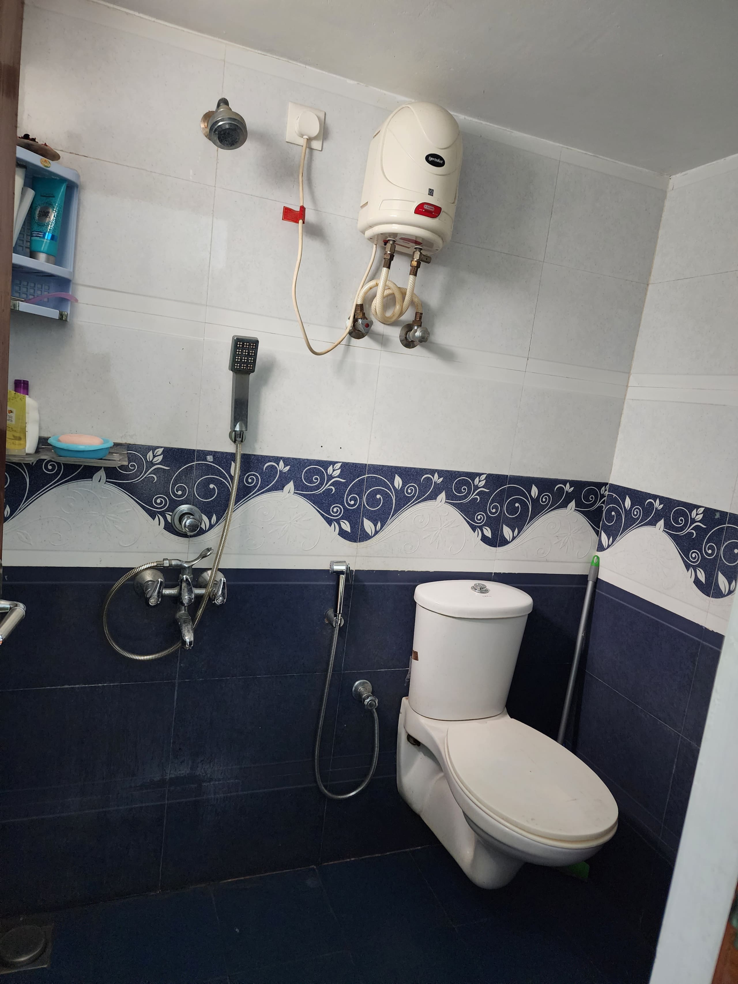 Pond view residential home 4
