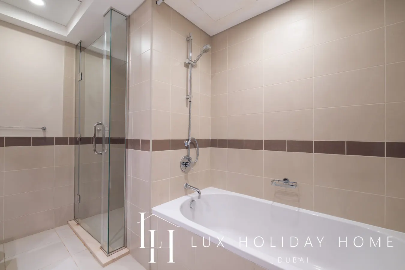 LUX The Downtown Blvd Suite 16