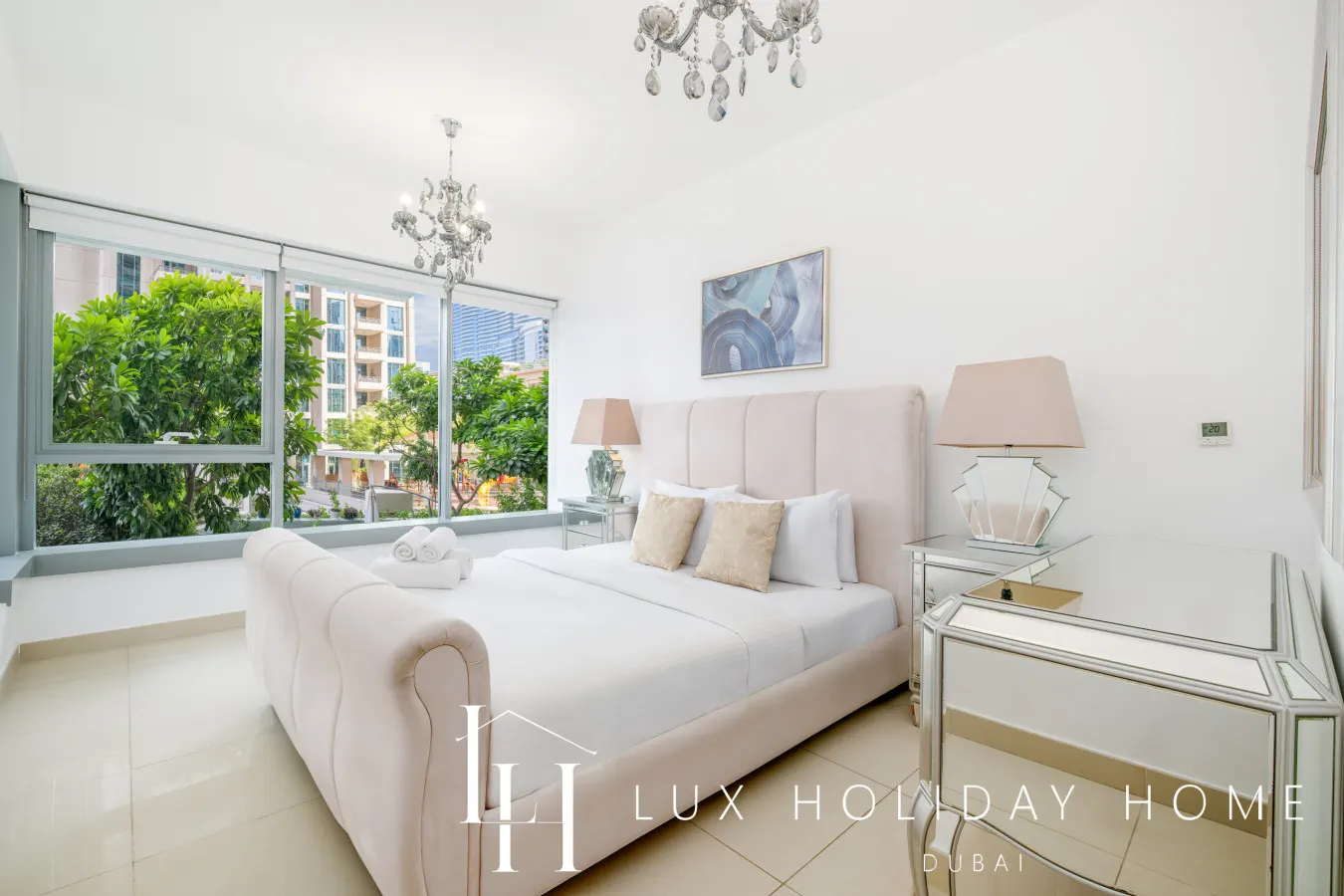 LUX The Downtown Blvd Suite 6