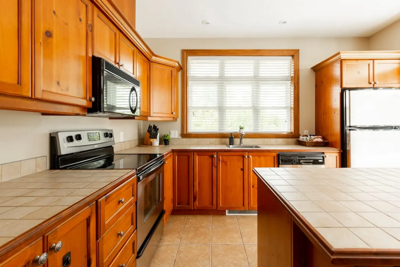 Serenity Peaks Lodge by InstantSuites-LaBete Golf 17