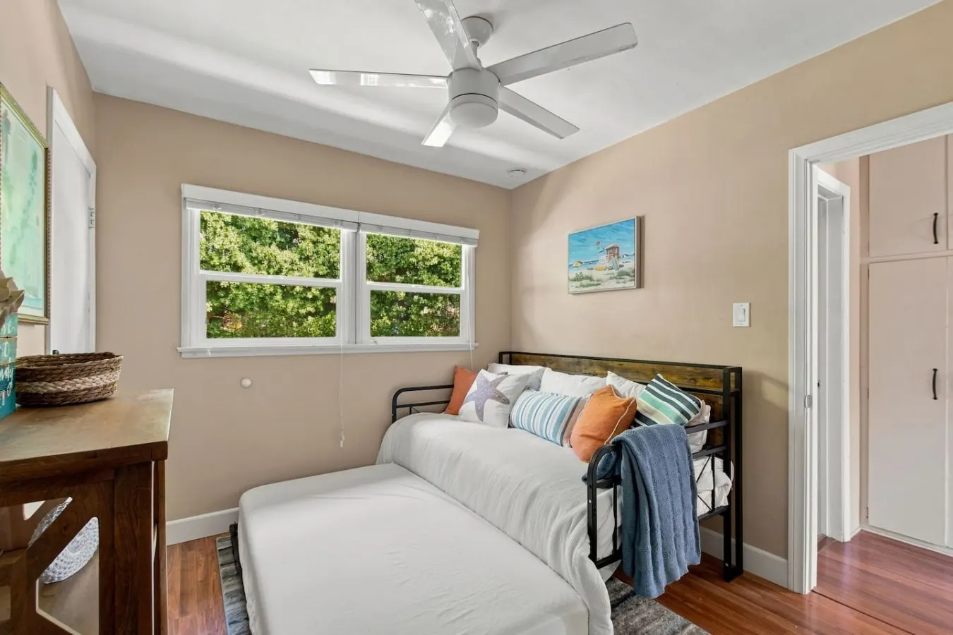 Beach Cottage Gem - 2Blocks2 Beach, Parking, Cozy 17