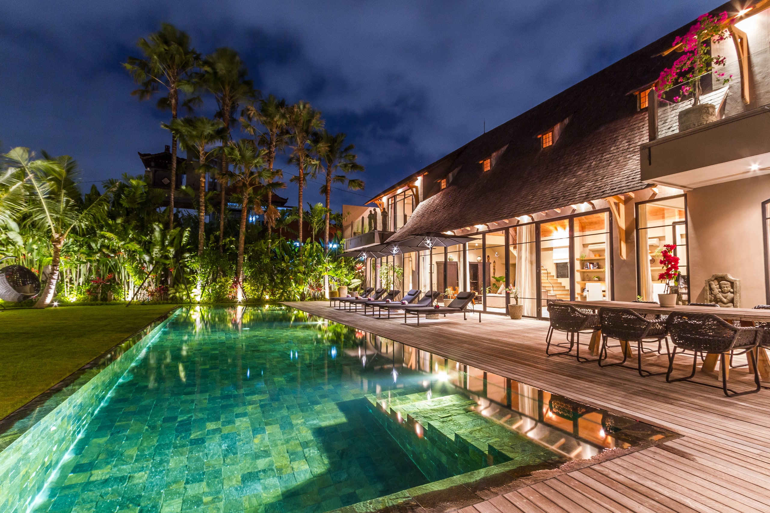 Luxury 5BR Villa with 20m Pool