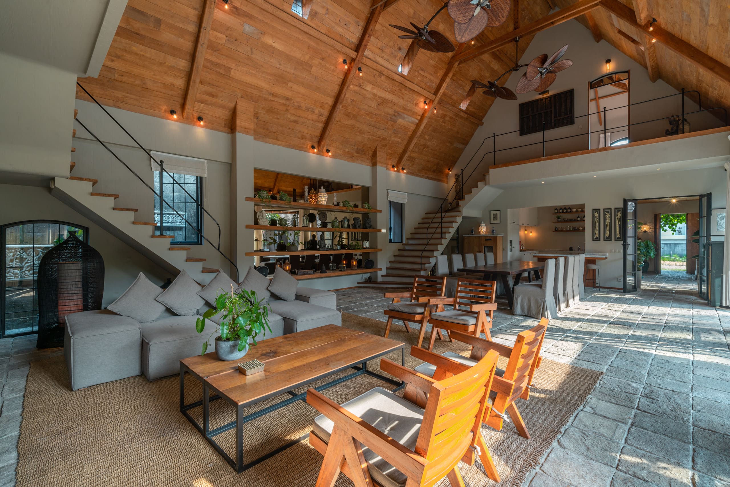 Luxury 5BR Villa with 20m Pool 13