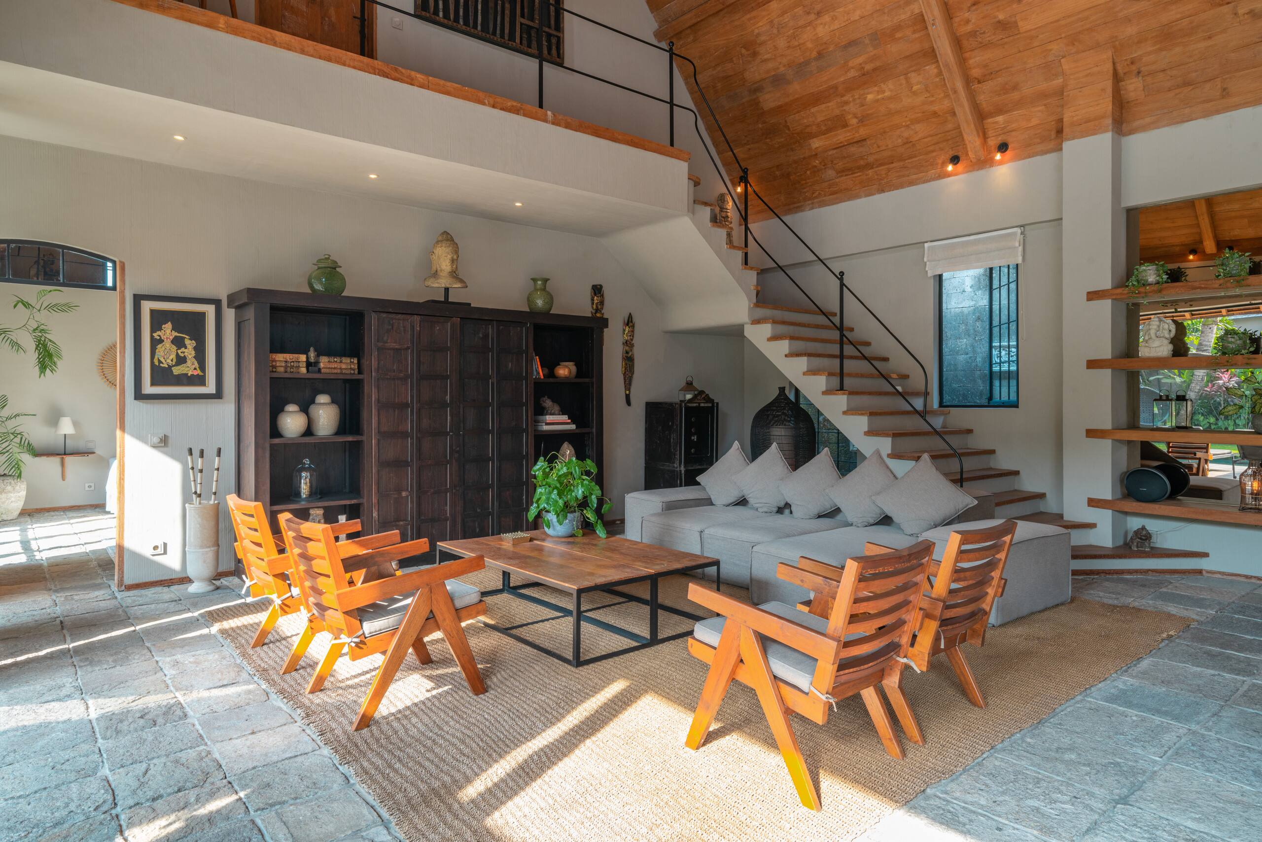 Luxury 5BR Villa with 20m Pool 7