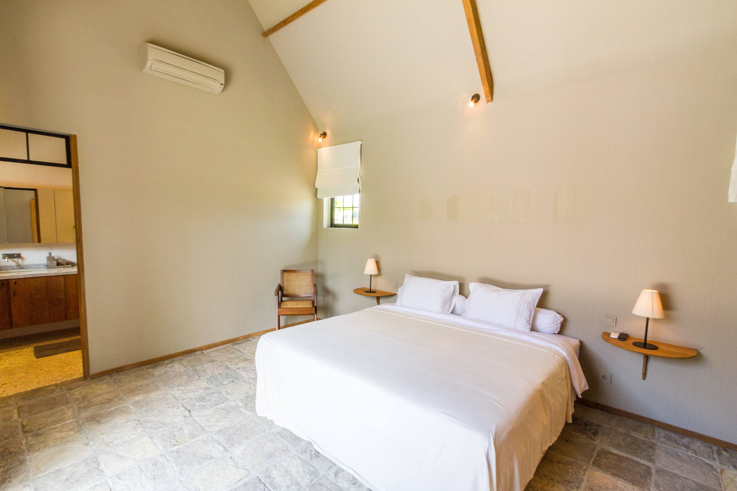 Luxury 5BR Villa with 20m Pool 36