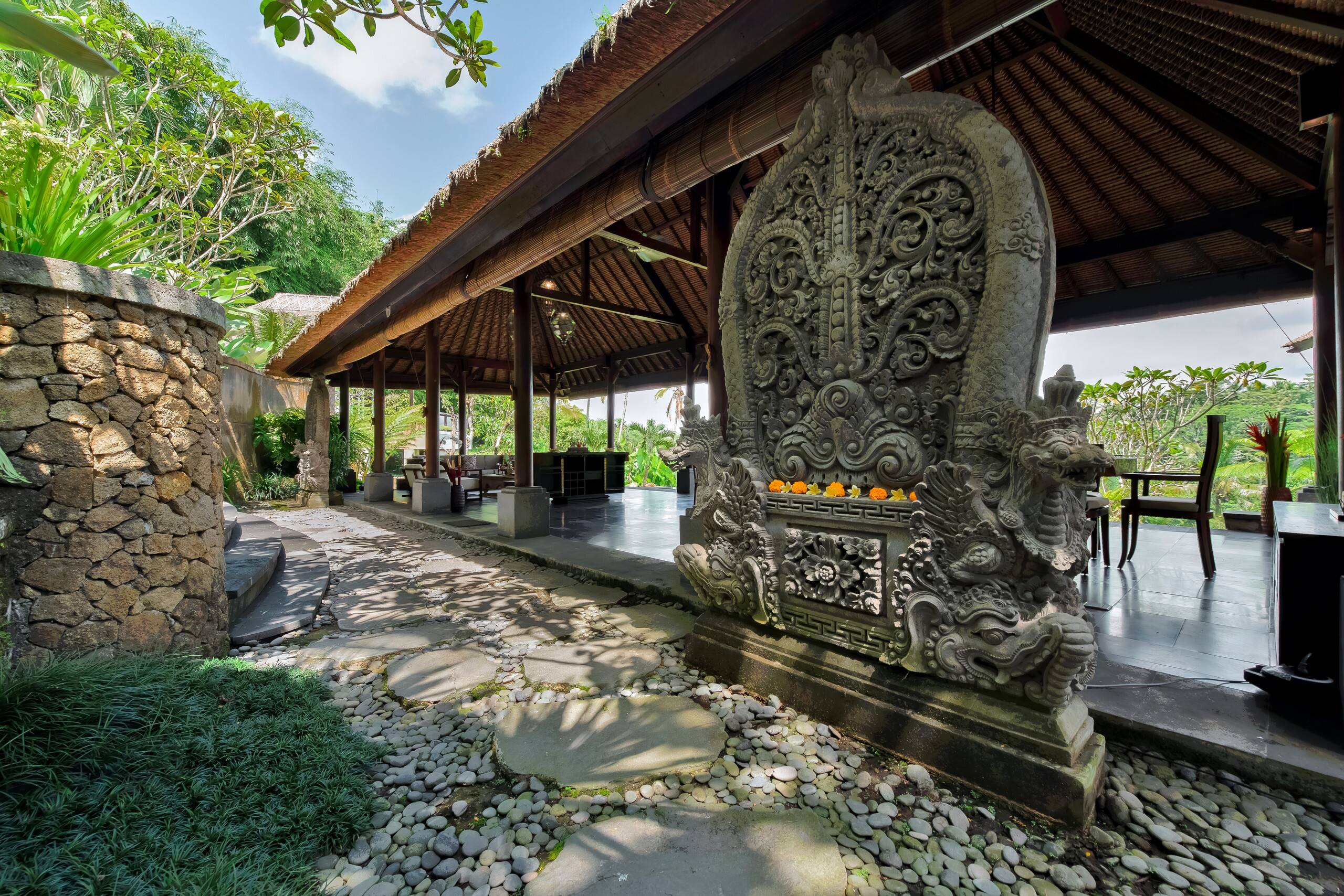 7-Bedroom Villa with Infinity Pool & Jungle Views 9