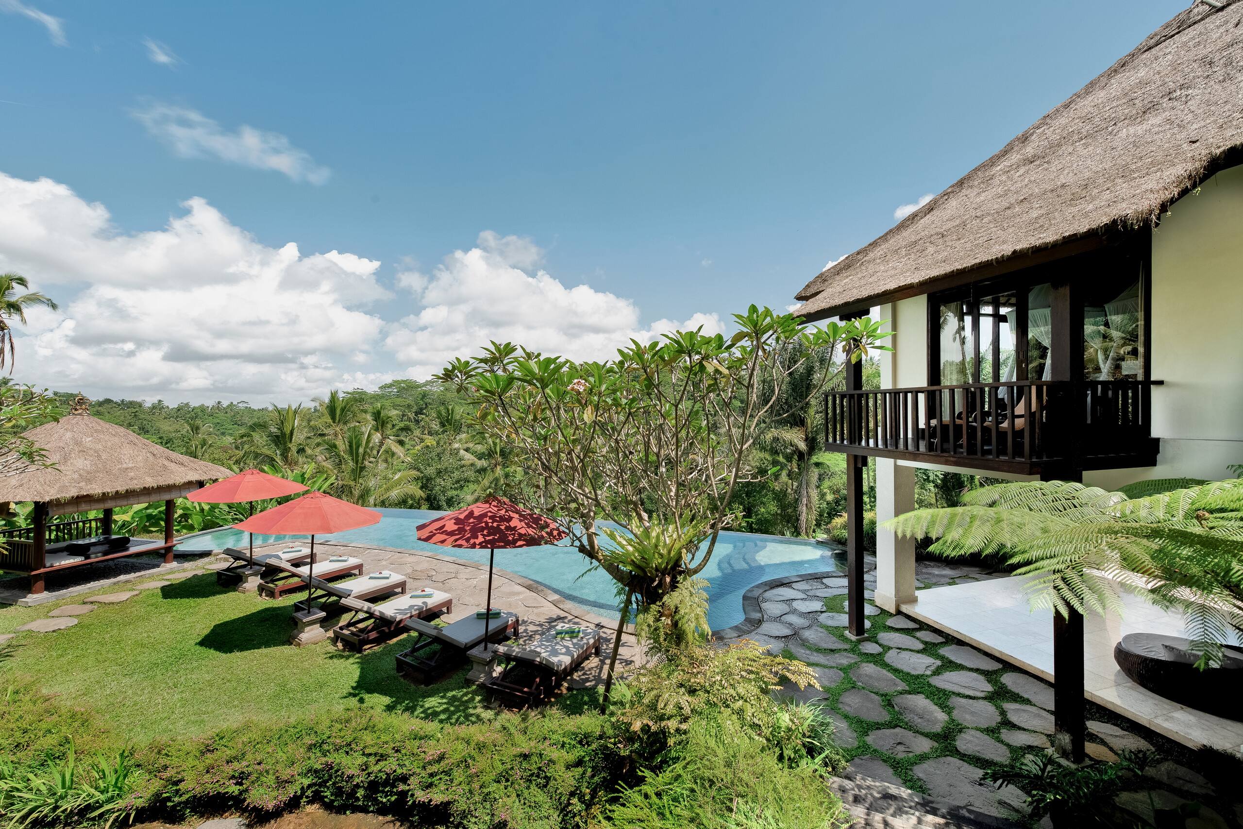 7-Bedroom Villa with Infinity Pool & Jungle Views 10