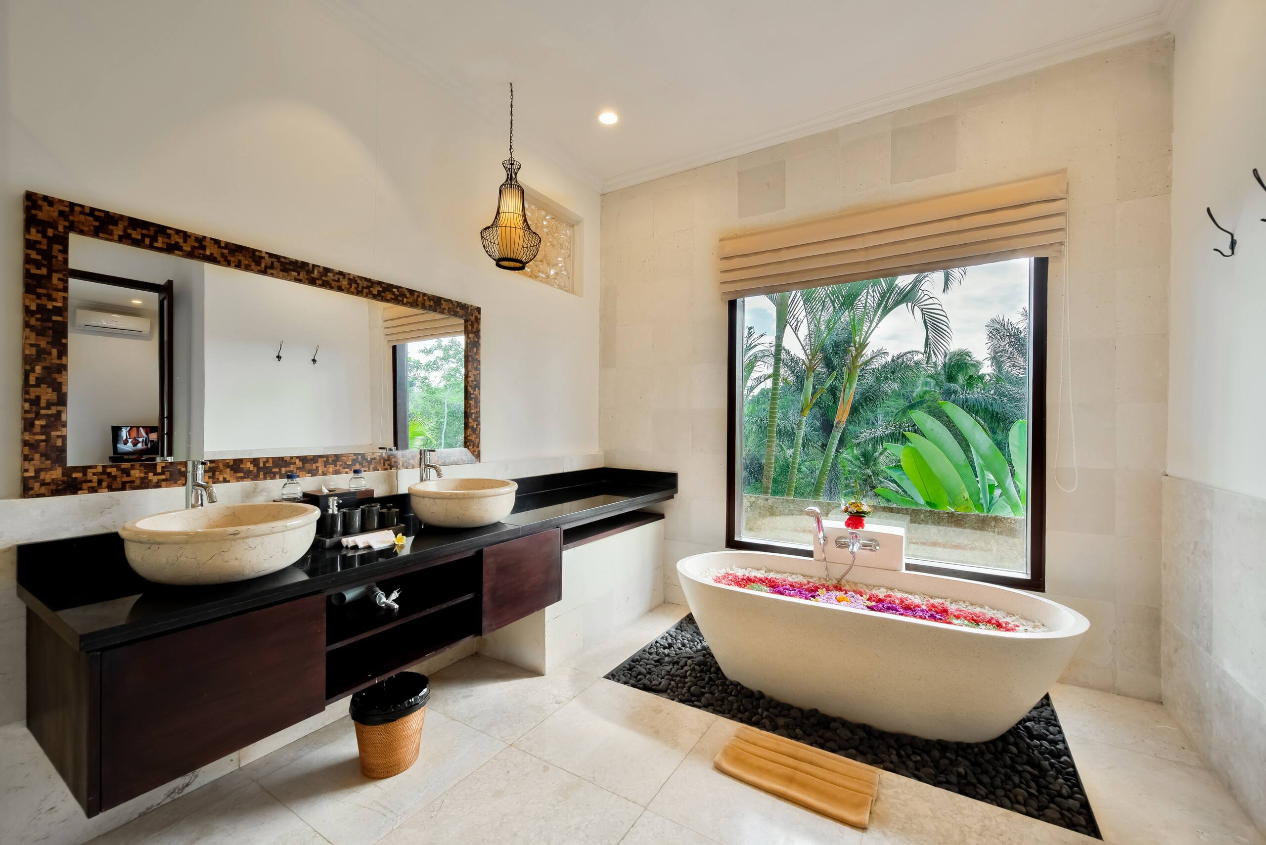 7-Bedroom Villa with Infinity Pool & Jungle Views 40