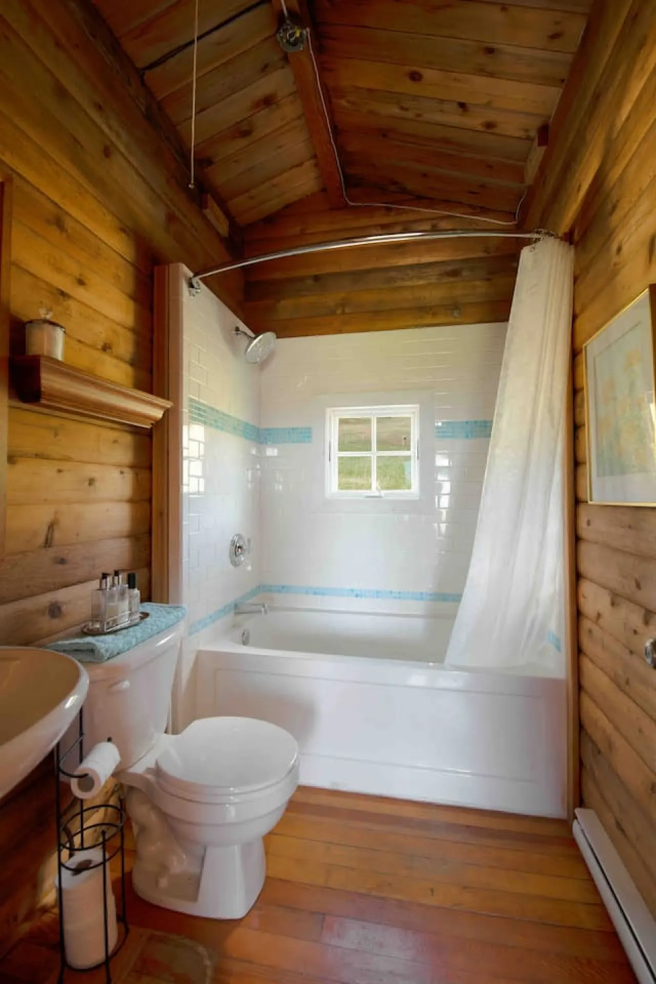 Flint Rock Ranch: Cabin, Deck, Fire Pit, Hottub — photo 2