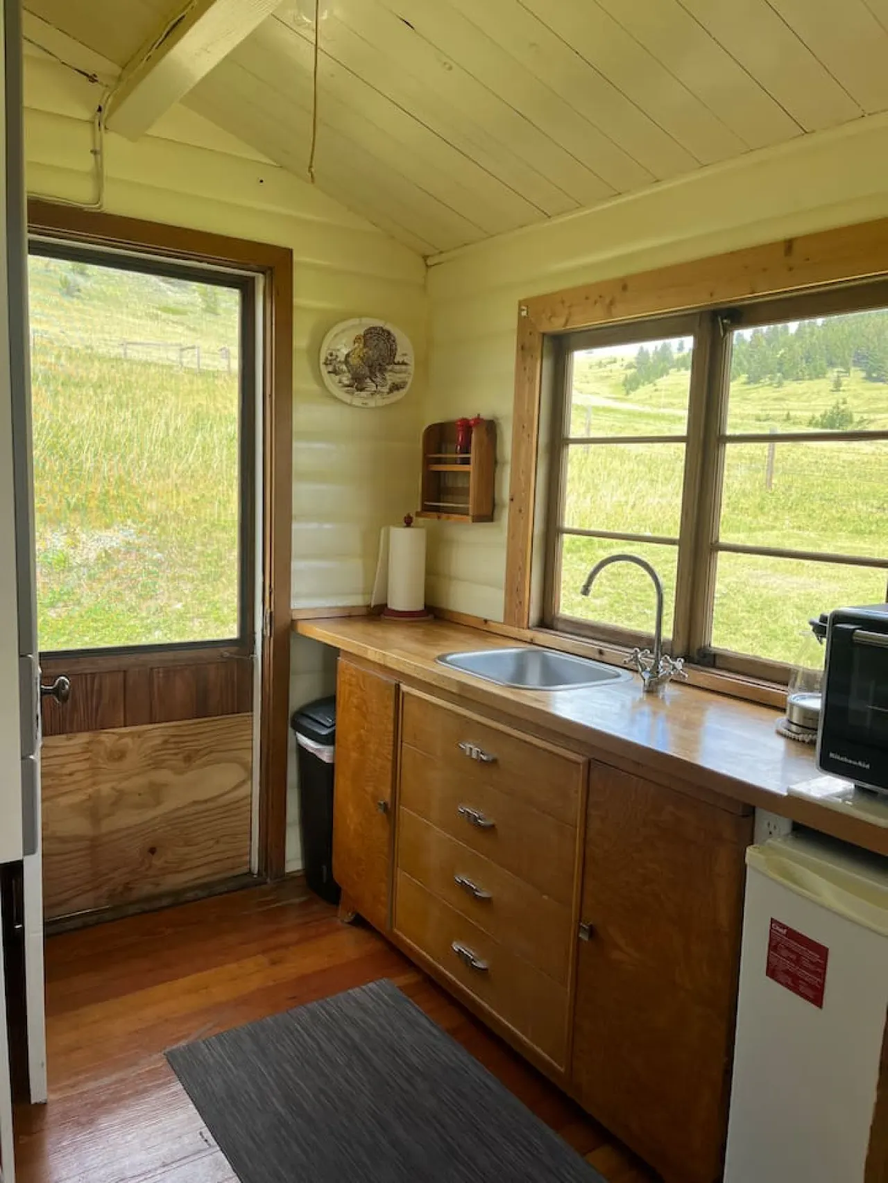 Flint Rock Ranch: Cabin, Deck, Fire Pit, Hottub 11