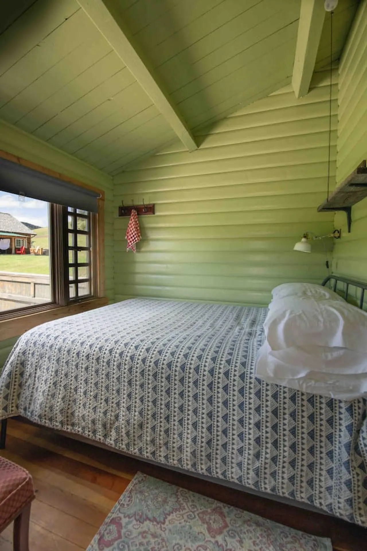 Flint Rock Ranch: Cabin, Deck, Fire Pit, Hottub 8