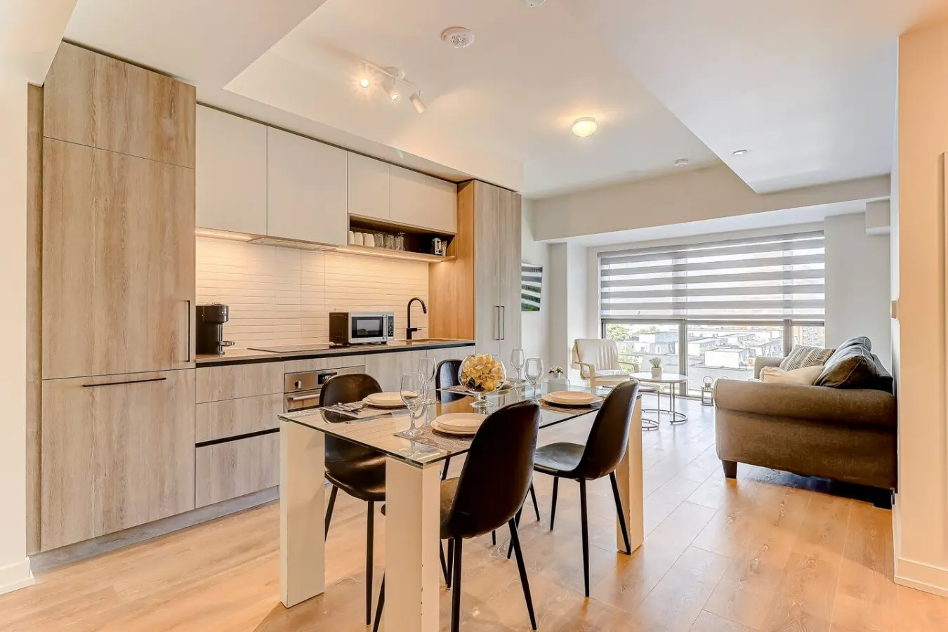 3BR Retreat in Artistic Junction Gym High Park 1