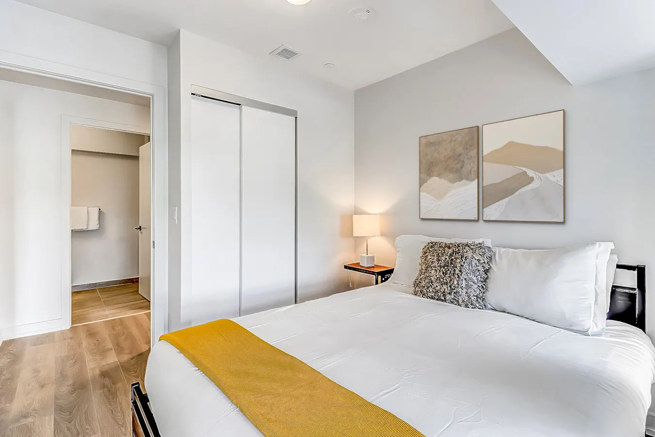 3BR Retreat in Artistic Junction Gym High Park 14
