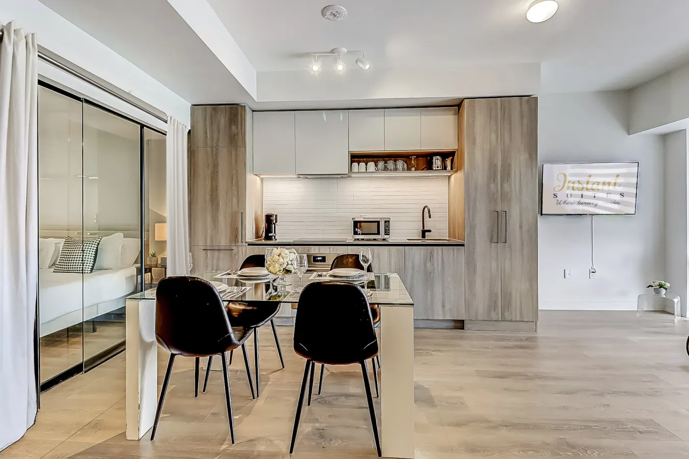 3BR Retreat in Artistic Junction Gym High Park 16