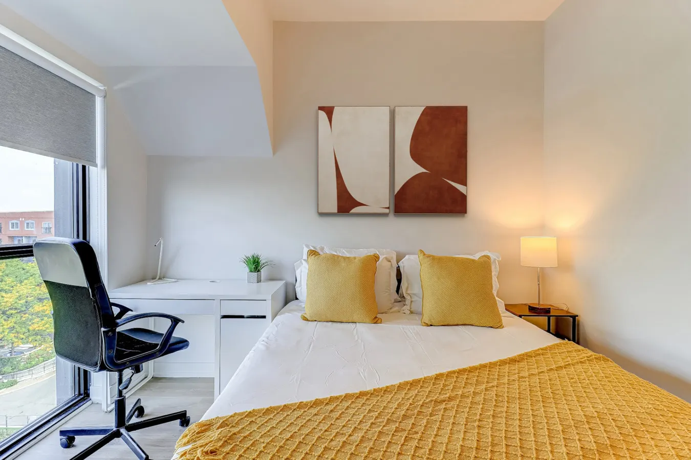 3BR Retreat in Artistic Junction Gym High Park 3