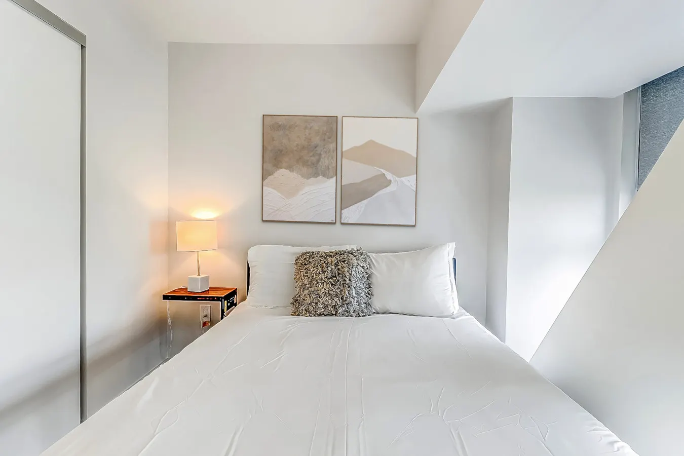 3BR Retreat in Artistic Junction Gym High Park 5