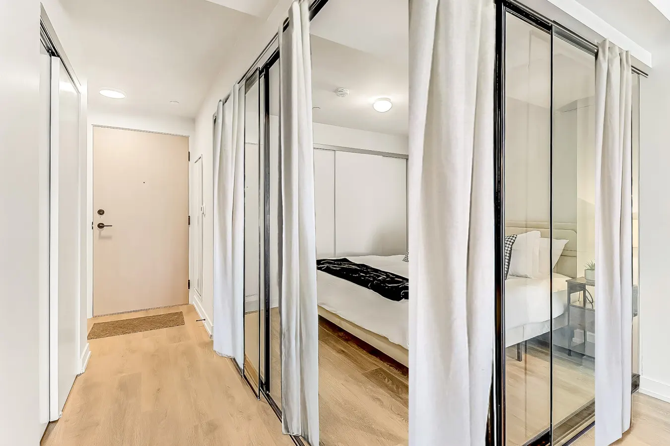 3BR Retreat in Artistic Junction Gym High Park 6