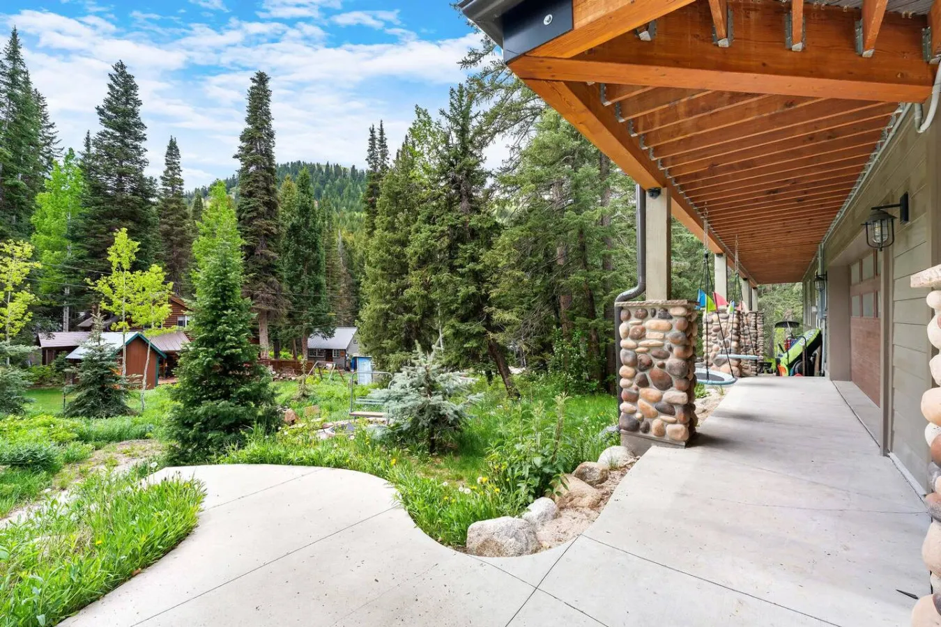 Silver Fork Chalet 7BR Mountain Lodge + Hot Tub Sleeps 15 9