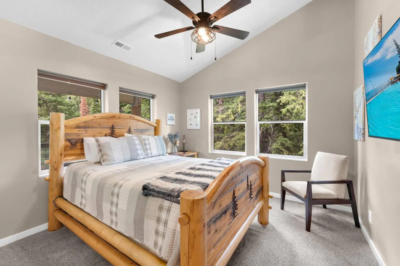 Silver Fork Chalet 7BR Mountain Lodge + Hot Tub Sleeps 15 18
