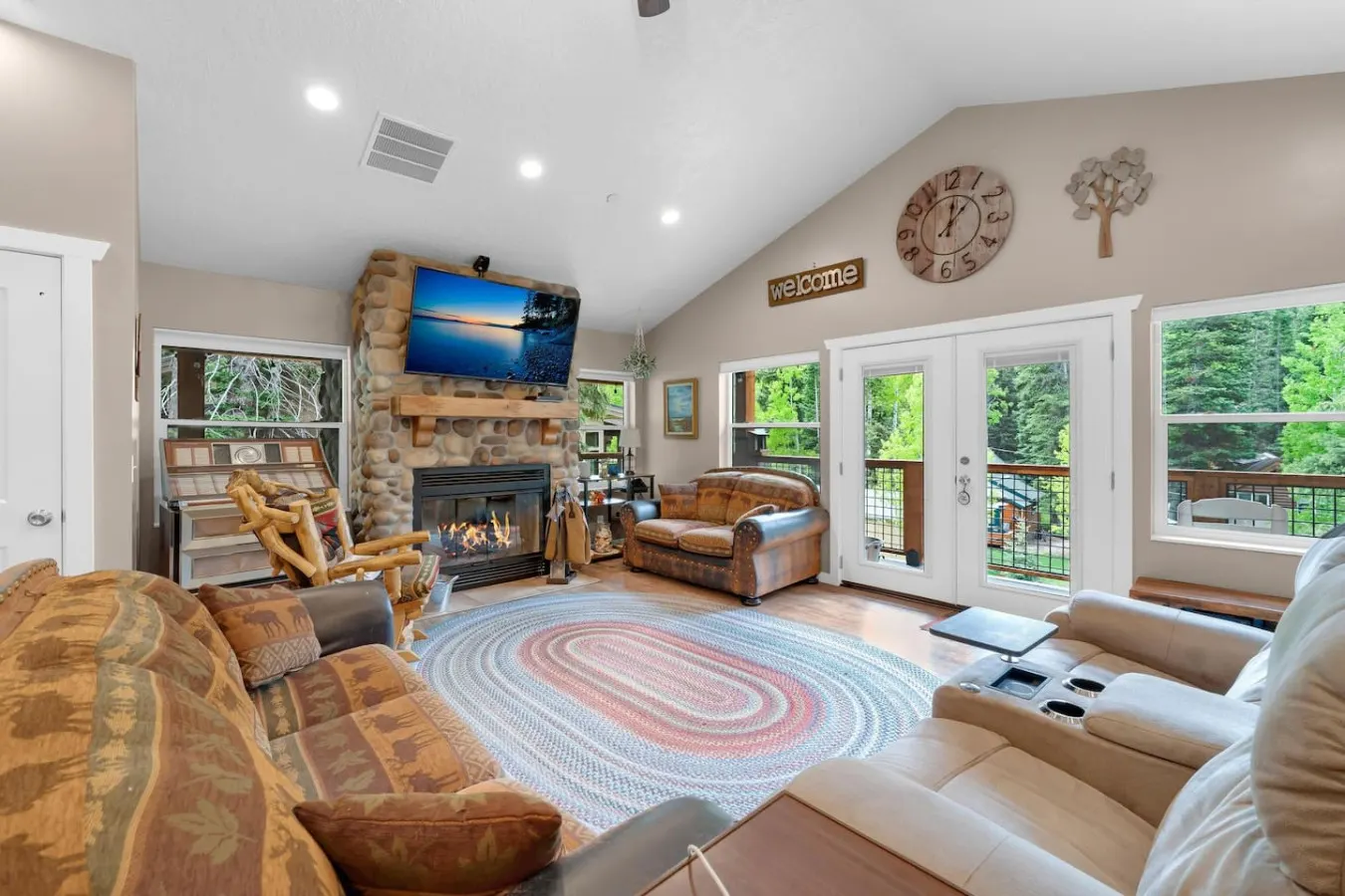 Silver Fork Chalet | 7BR Mountain Lodge + Hot Tub | Sleeps 15 — photo 3