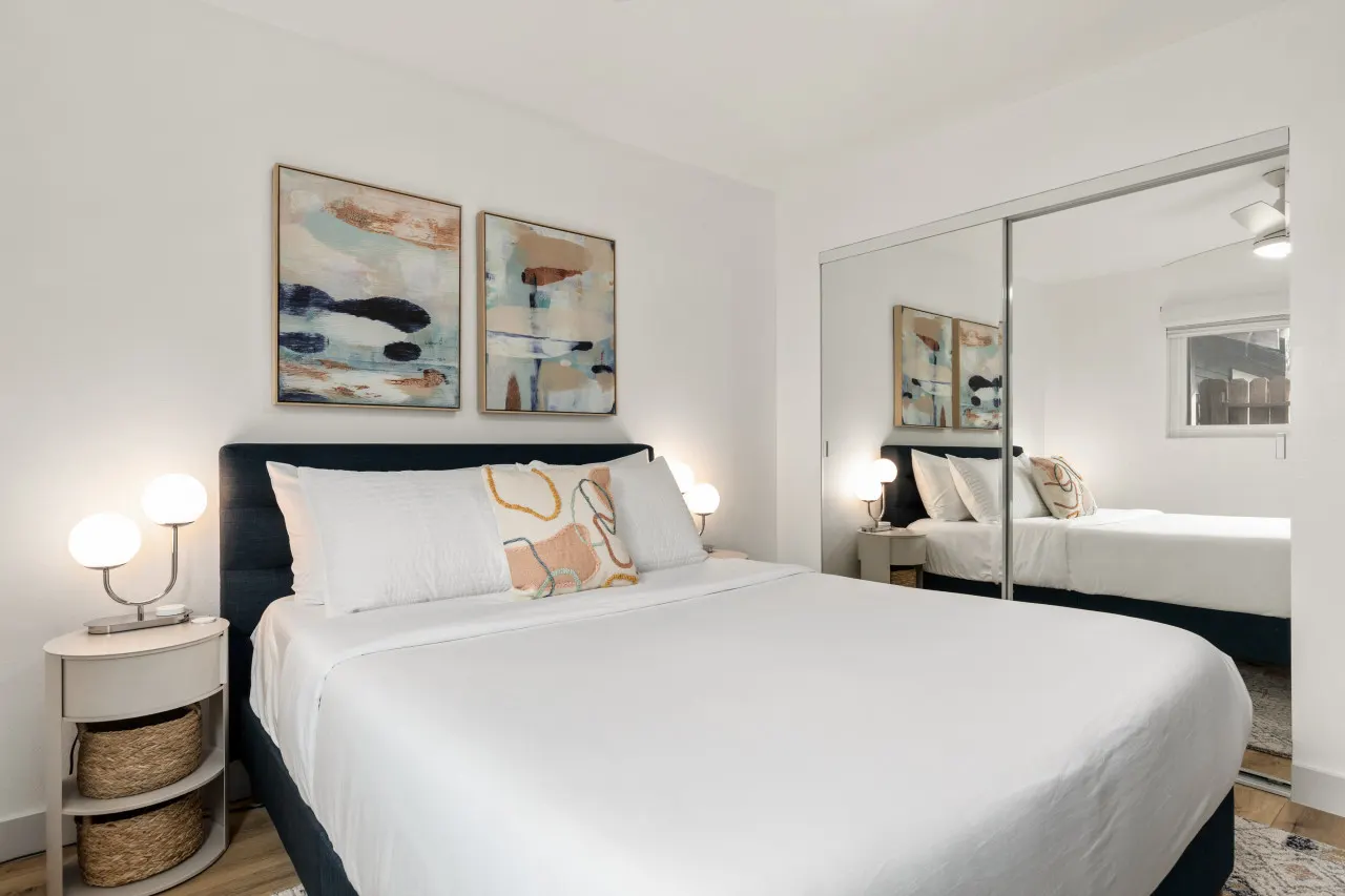 Inviting 2BD/1BA - Short Stroll to Beach & Dining — photo 2