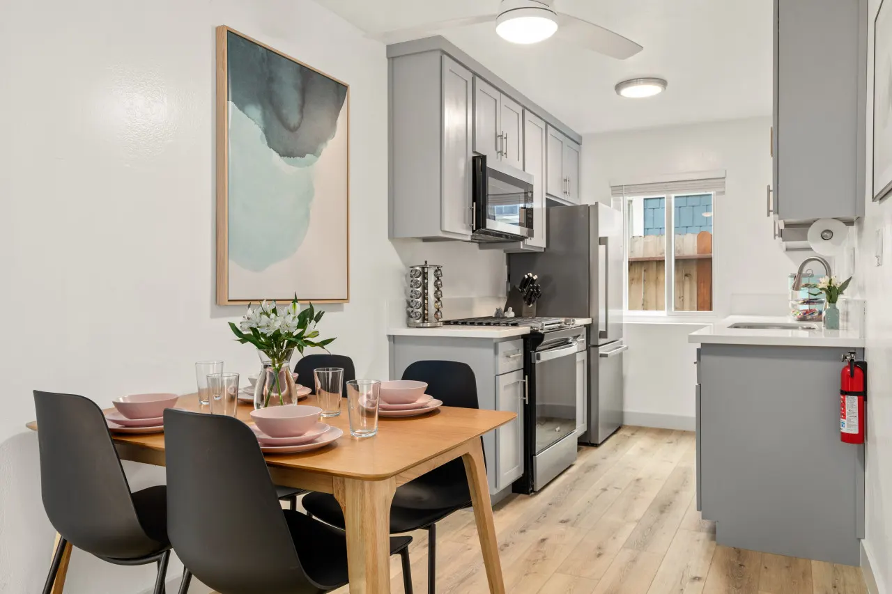 Inviting 2BD/1BA - Short Stroll to Beach & Dining — photo 3