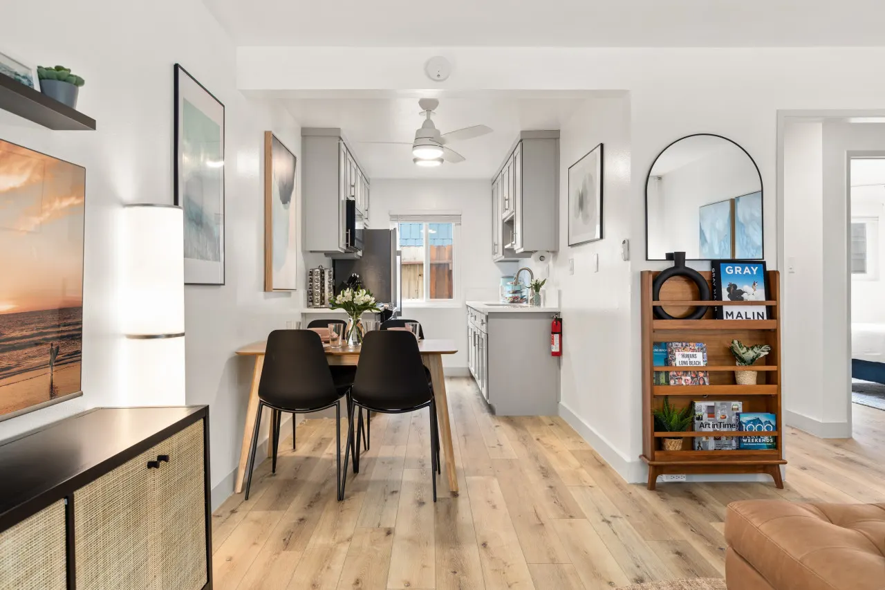 Inviting 2BD/1BA - Short Stroll to Beach & Dining — photo 5