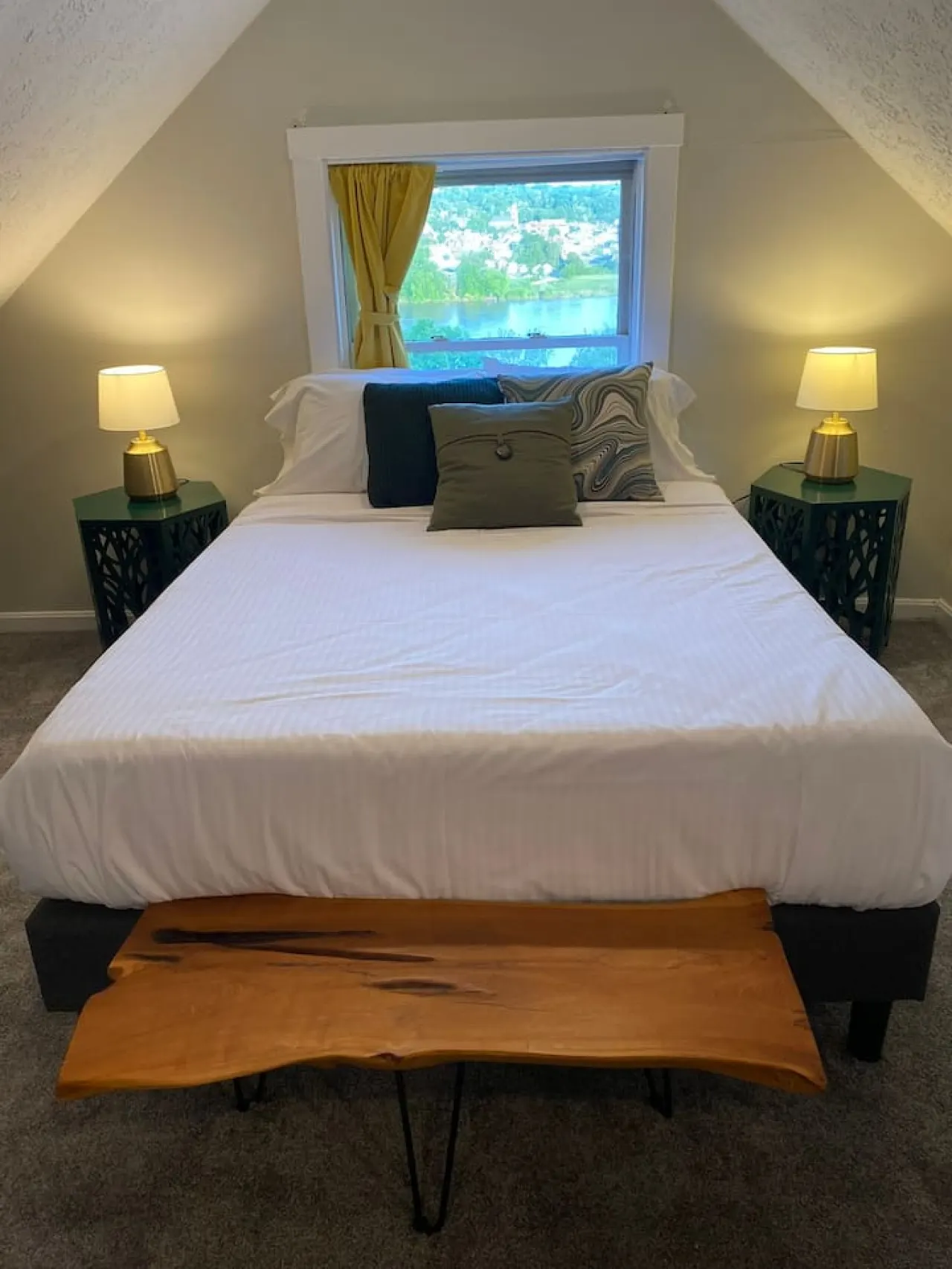 Mt Adams 2BR Deck River Views 3-min to Dtown 9