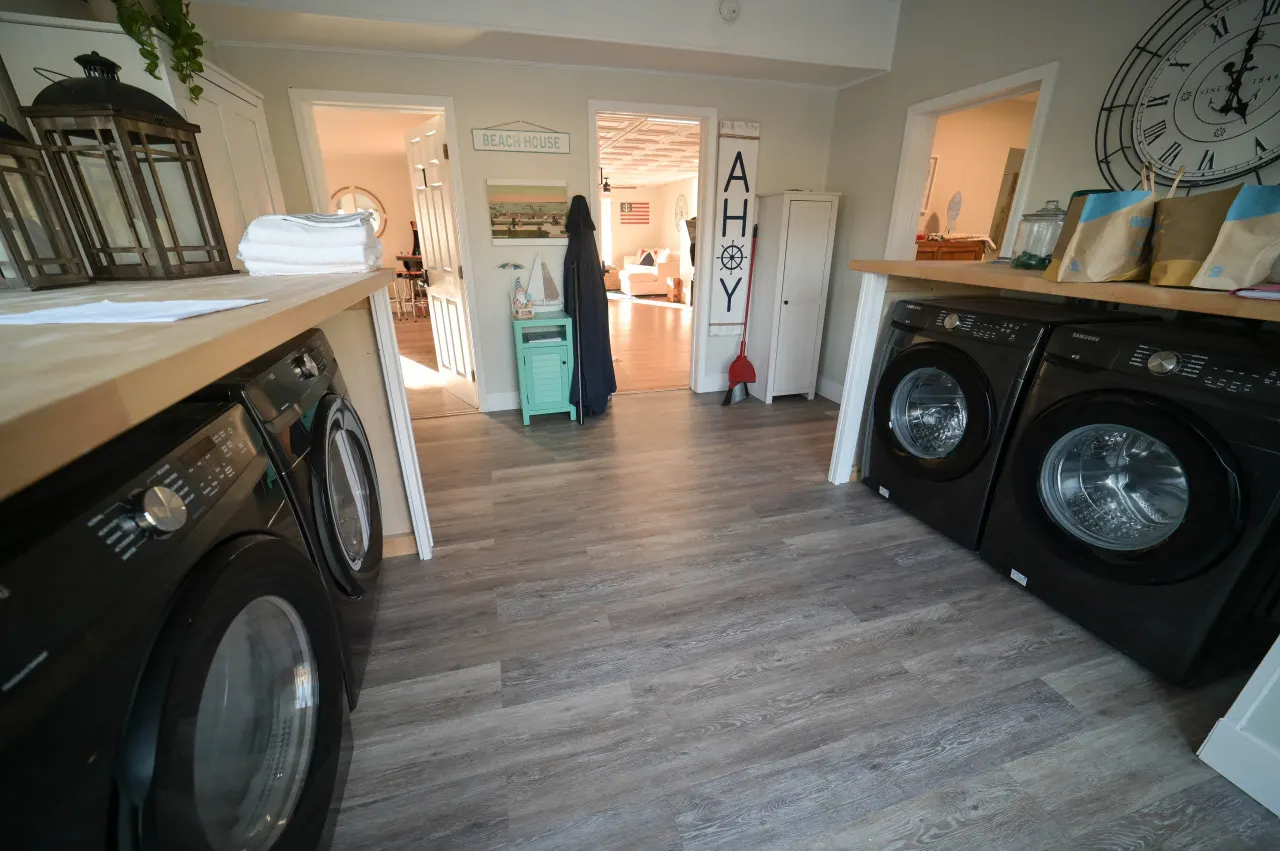 Compass Rose Historic Oneida Lakefront Condo 4 17