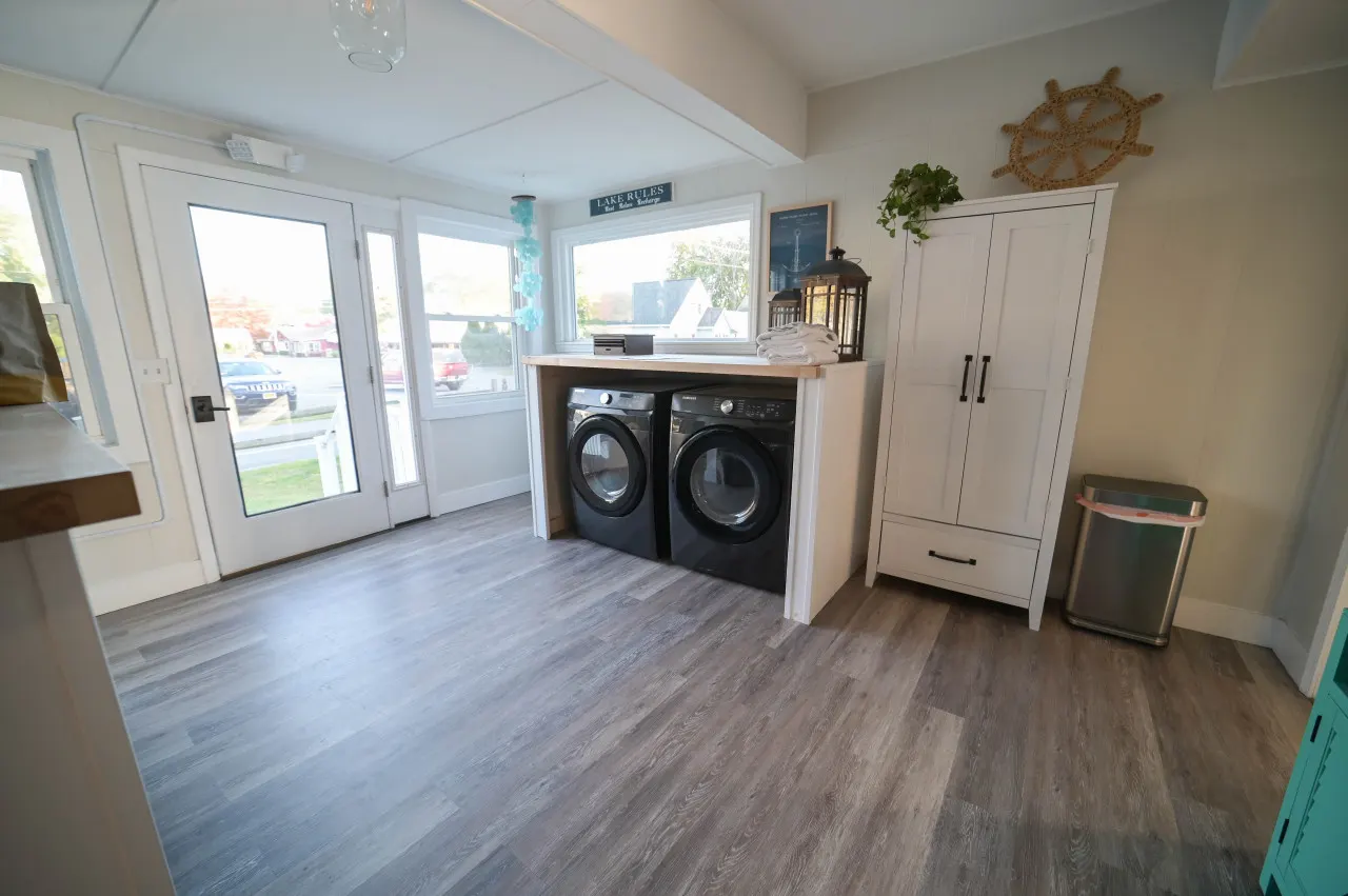 Compass Rose Historic Oneida Lakefront Condo 4 18
