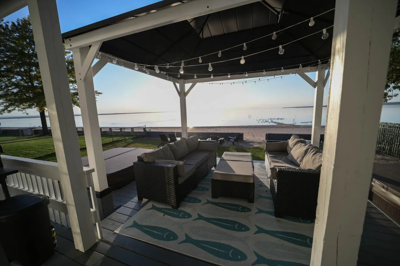 Compass Rose Historic Oneida Lakefront Condo 4 20