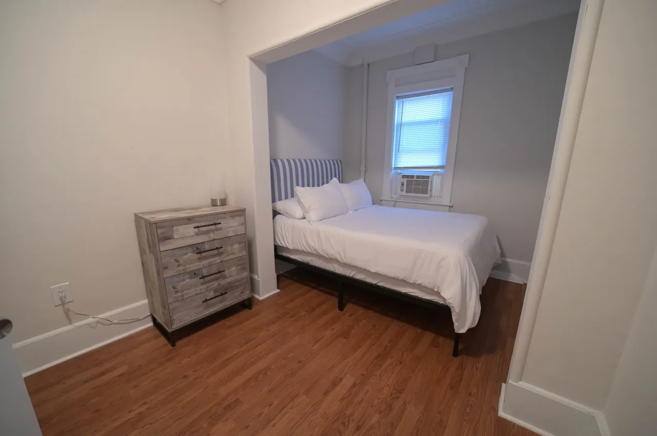 Compass Rose Historic Oneida Lakefront Condo 4 8