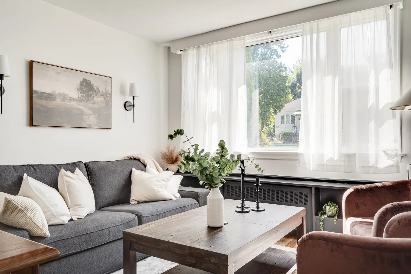 Bright 2BR – Walk to Downtown Kingston & Lake!