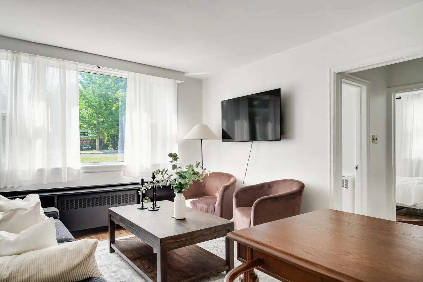 Bright 2BR – Walk to Downtown Kingston & Lake! — photo 3
