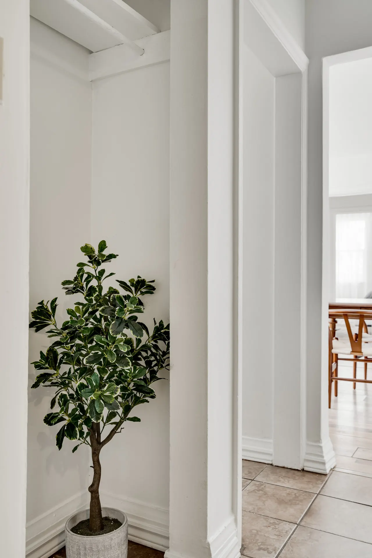 Bright 2BR – Walk to Downtown Kingston & Lake! 6