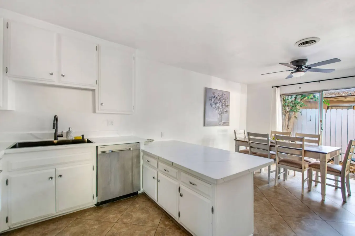 3Bed/2Bath Close To South Coast Plaza & Freeway 11