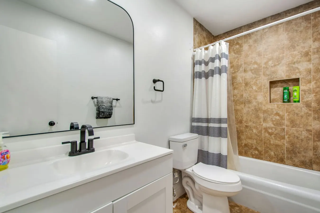 3Bed/2Bath Close To South Coast Plaza & Freeway 18