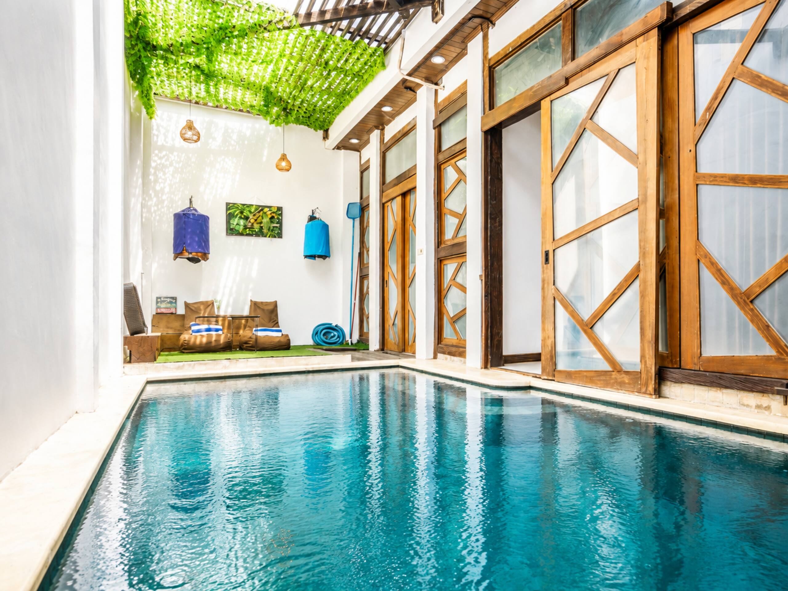 3BR Modern Balinese Wood Villa - Near Beach