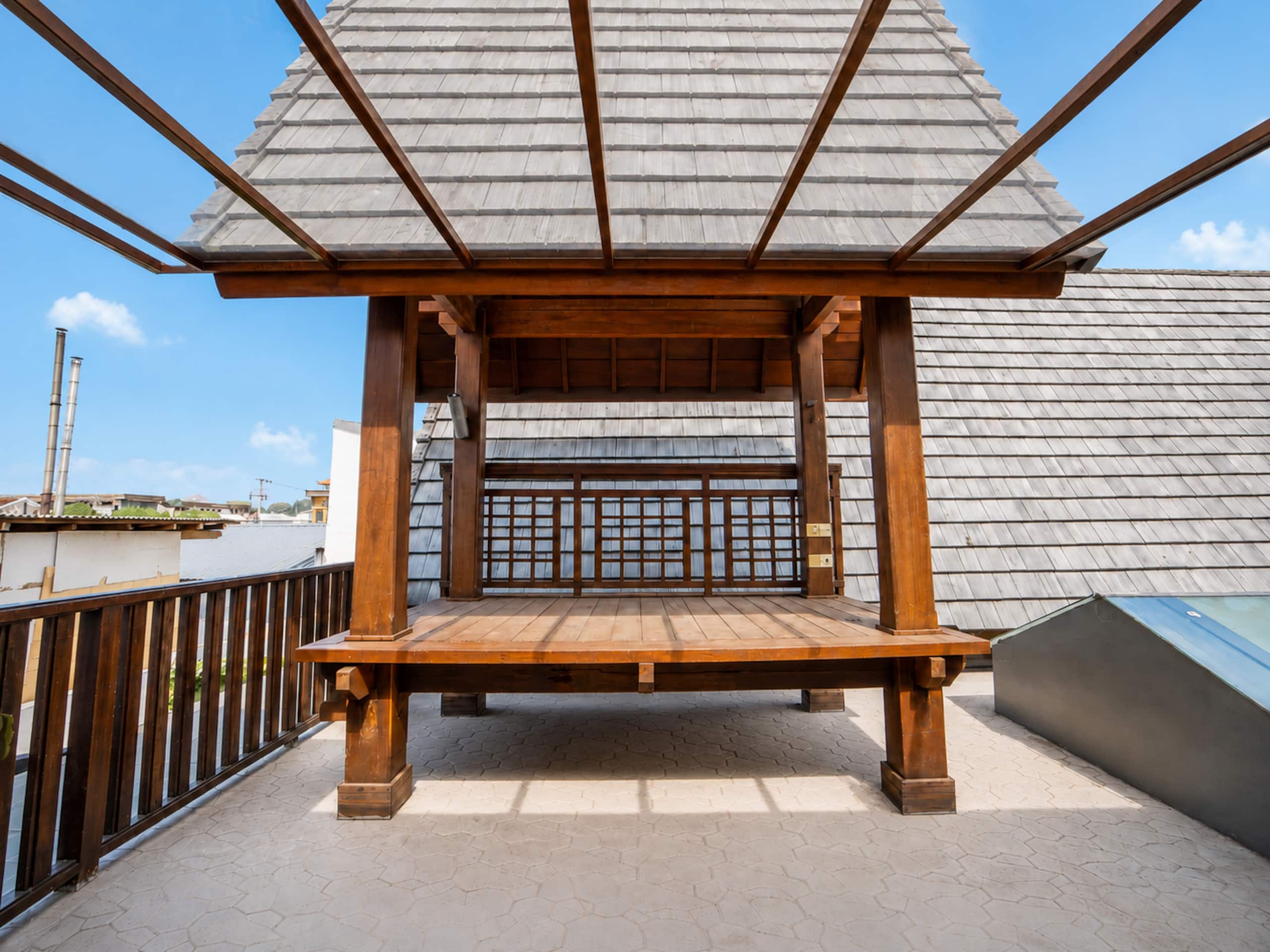 3BR Modern Balinese Wood Villa - Near Beach 13