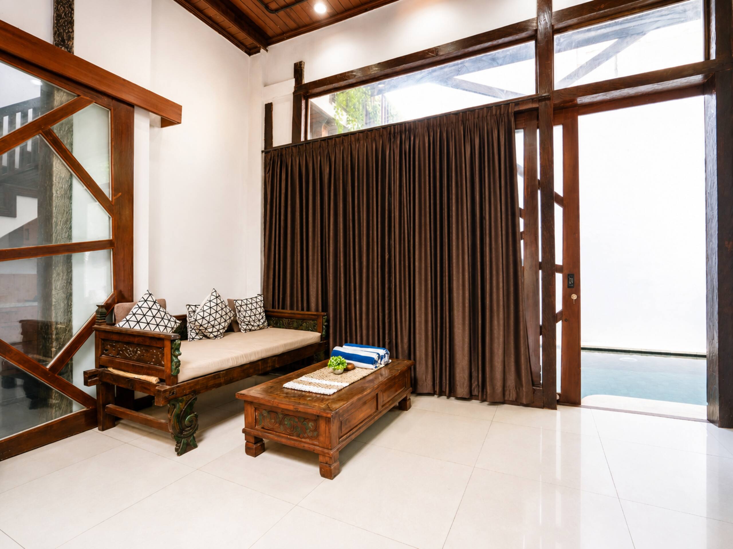 3BR Modern Balinese Wood Villa - Near Beach 9