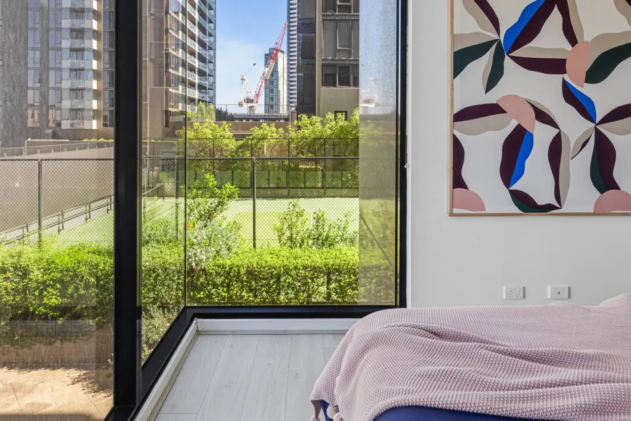 Anya - Spacious Resort Melbourne Apartment 16