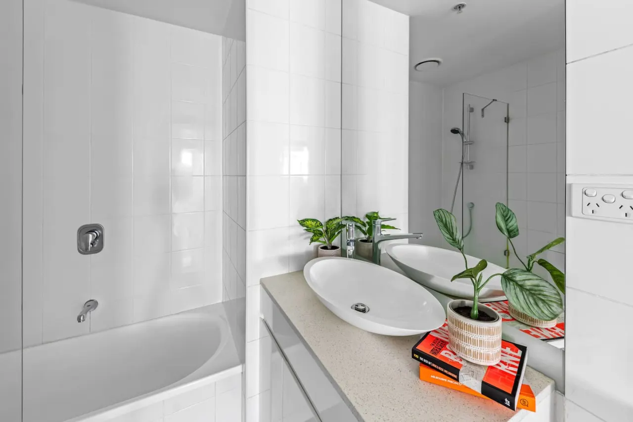 Anya - Spacious Resort Melbourne Apartment 17