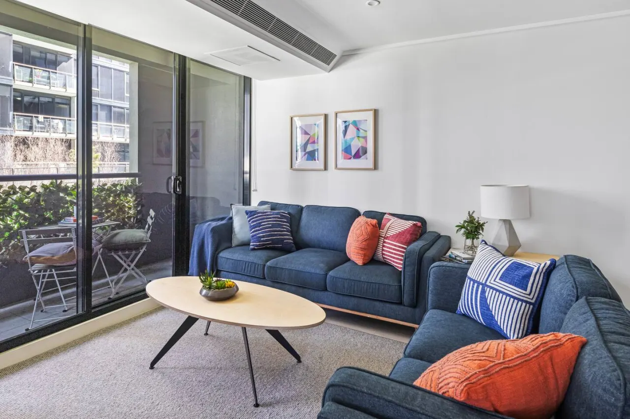 Anya - Spacious Resort Melbourne Apartment 5