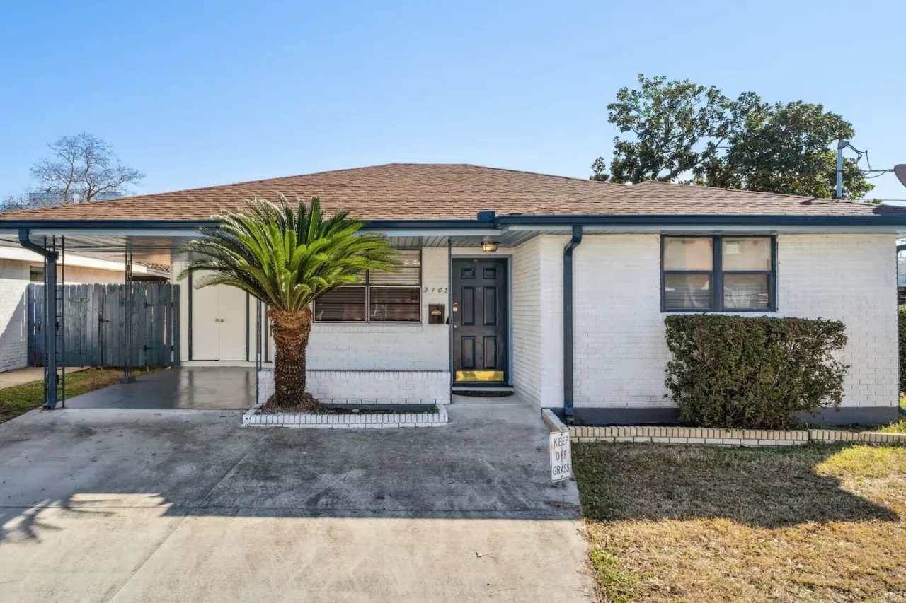 Luxury 2BR Gateway-NOLA Escape with Carport