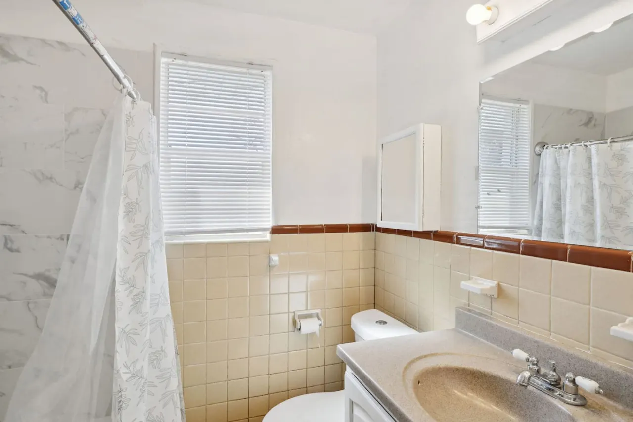 Luxury 2BR Gateway-NOLA Escape with Carport 10