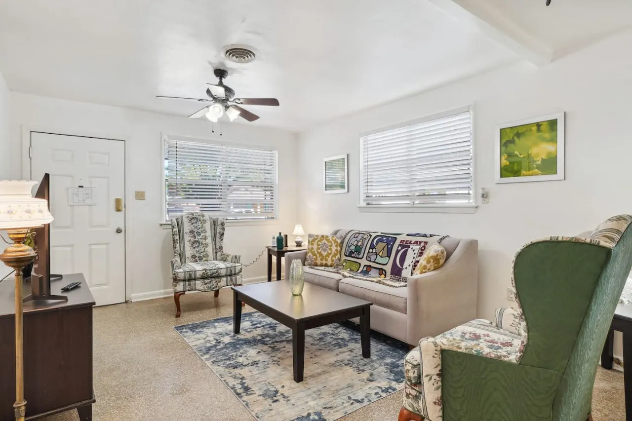 Luxury 2BR Gateway-NOLA Escape with Carport — photo 4