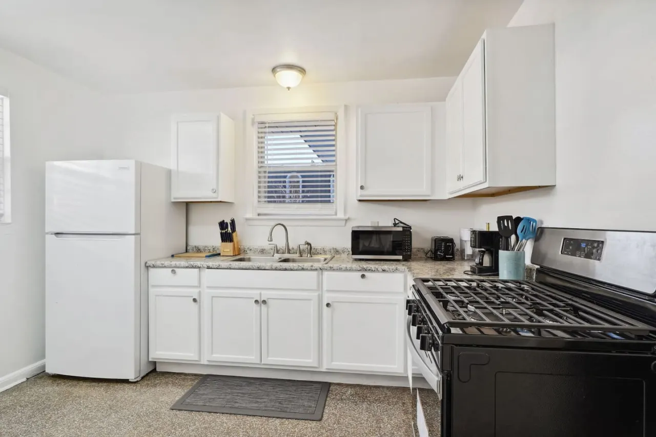 Luxury 2BR Gateway-NOLA Escape with Carport 6