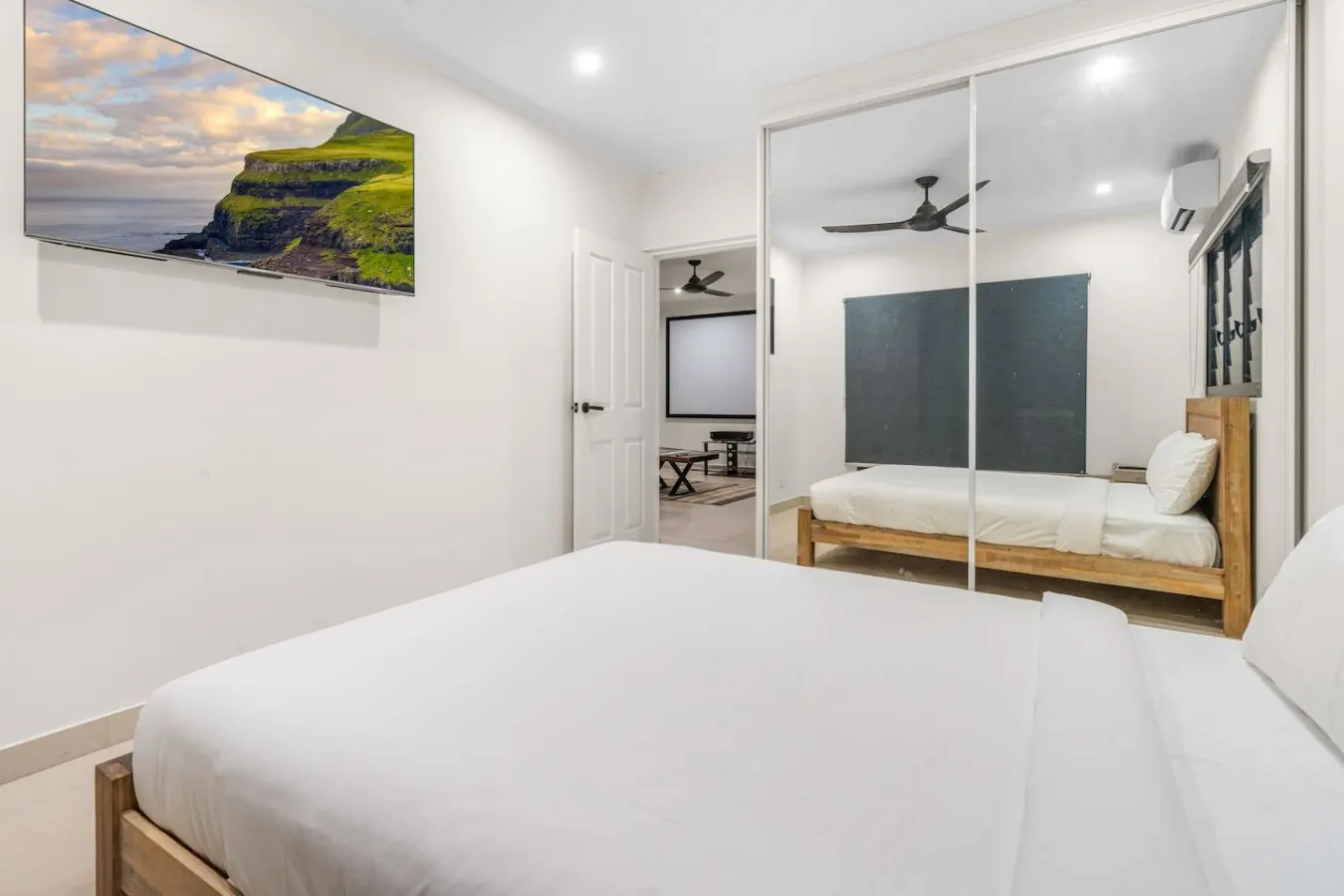 ZenLux Mermaid Sunsets: Beachfront Fishing Retreat 12