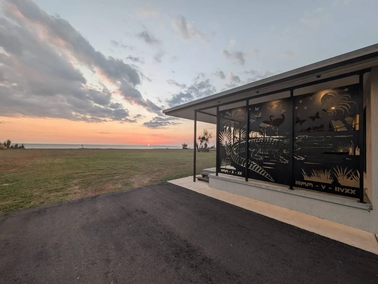 ZenLux Mermaid Sunsets: Beachfront Fishing Retreat 6